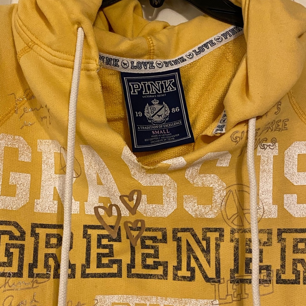 Sold 🩷🛍️New PINK Vintage Yellow Pullover Hoodie💛 - Picture 6 of 11
